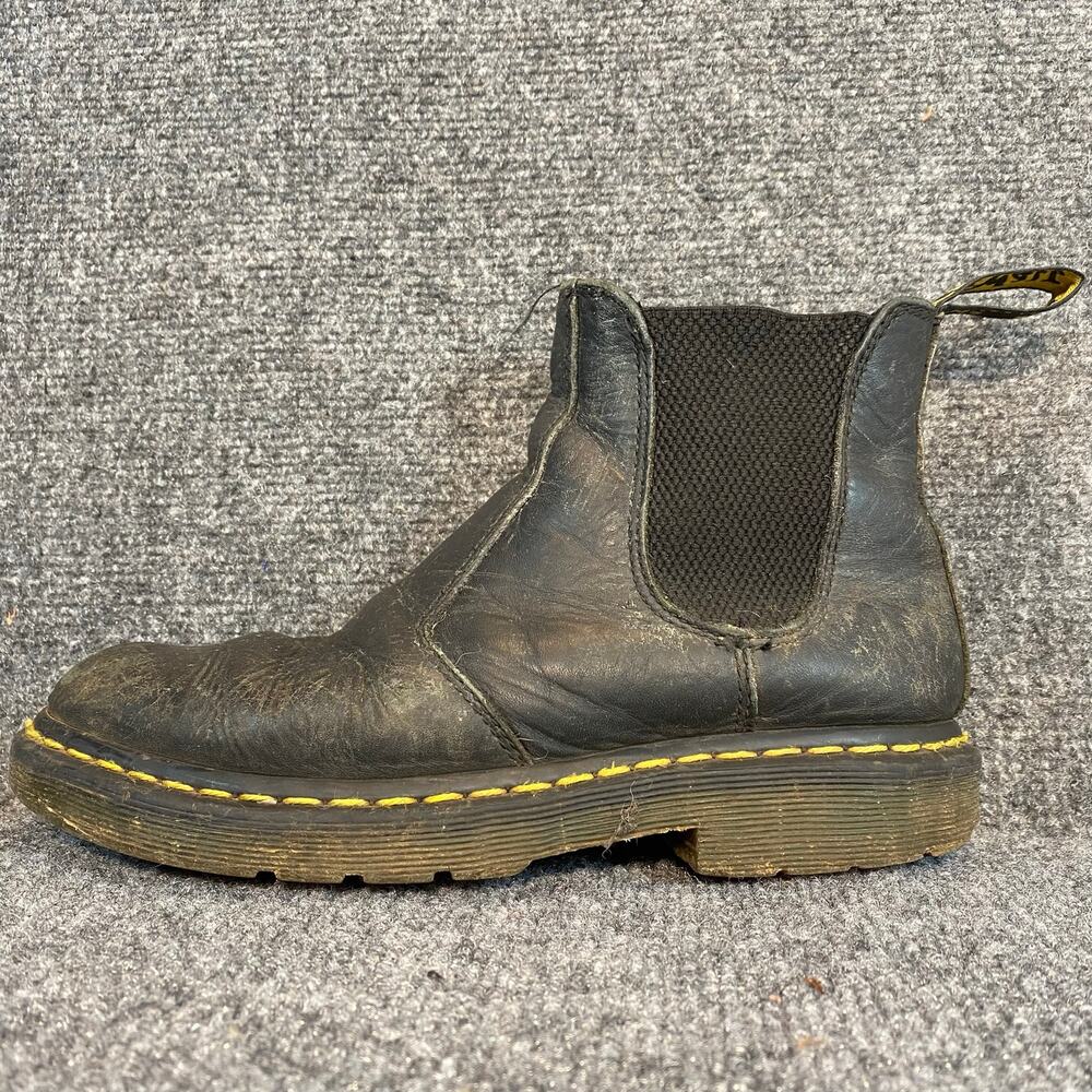 Dr. Martens 2976 Slip Resistant Boot Chelsea Boot Black Leather 39 Men 7 Women 8